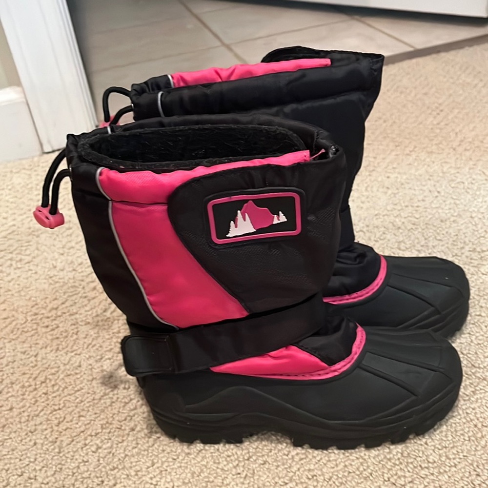 Girls size 3 Totes Winter Boots